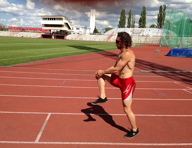 olympionik Jíří Mužík v běžeckých botách Vivobarefoot