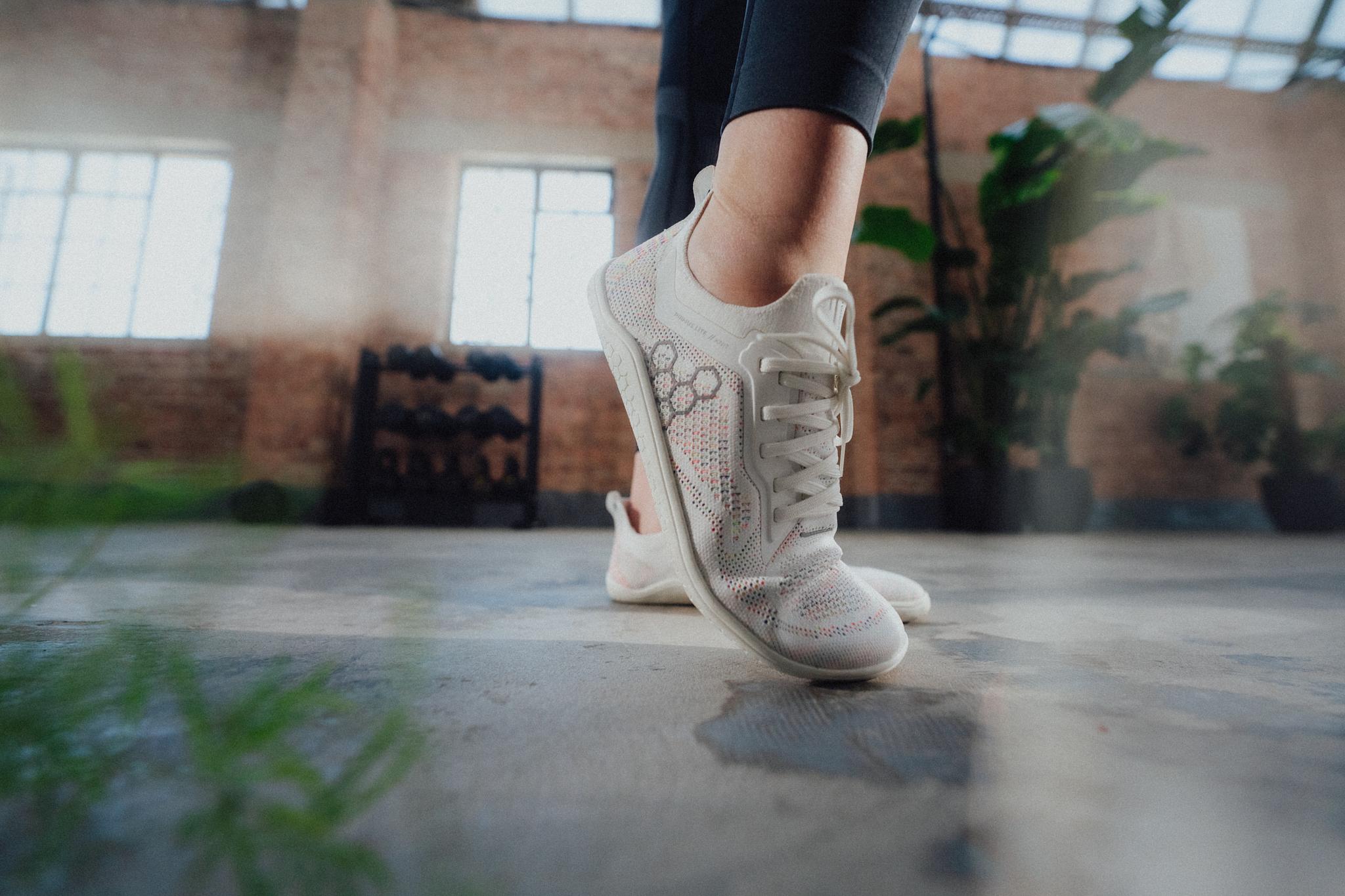 ohodlí a svoboda pohybu jsou jedny z hlavních benefitů bosých bot