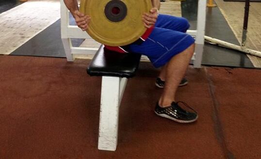 Atlét J.Mužík testuje barefoot obuv Ultra Pure