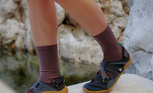 Prečo obuv ignoruje tvar a funkciu ľudského chodidla?