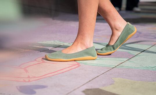 Ako si vybrať a starať sa o letnú barefoot obuv