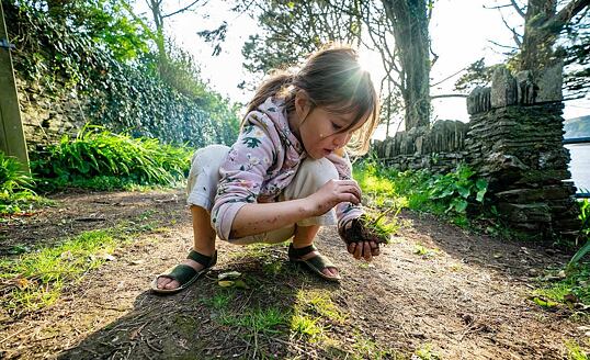 TOPÁNKY VYROBENÉ VÝHRADNE Z UDRŽATEĽNÝCH A RECYKLOVANÝCH MATERIÁLOV